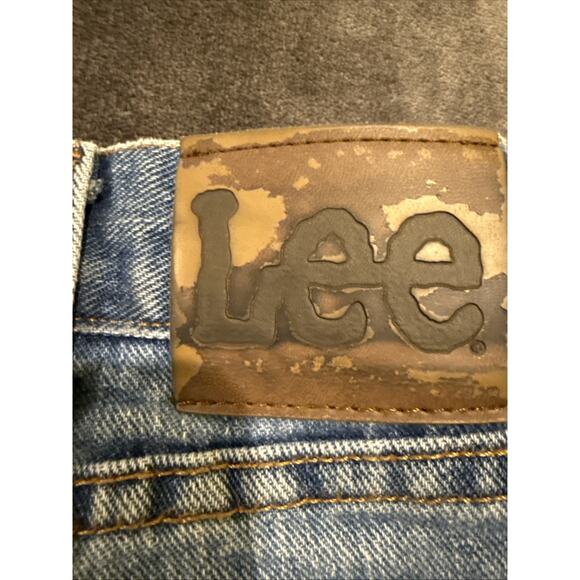 Lee Jeans, Men's Size 36x29 Light Wash Denim Regular Fit Straight Leg - Picture 12 of 15